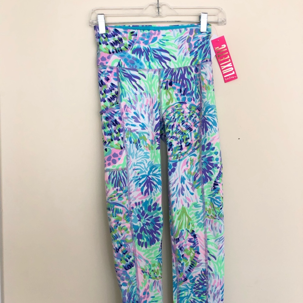 Lilly Pulitzer Luxletic Shell Of A Party Weekender High Rise Crop Leggings NWT